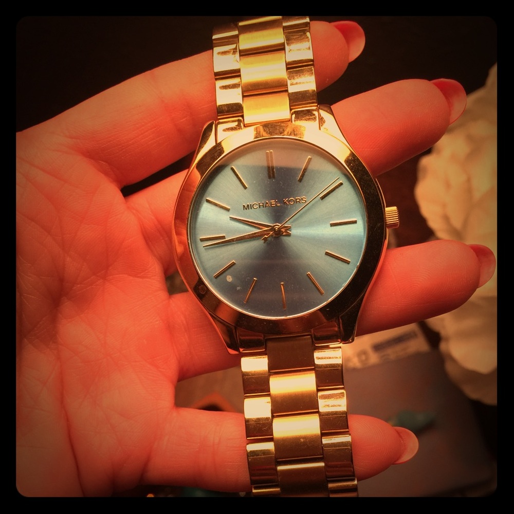 Hold with Blue face Micheal Kors