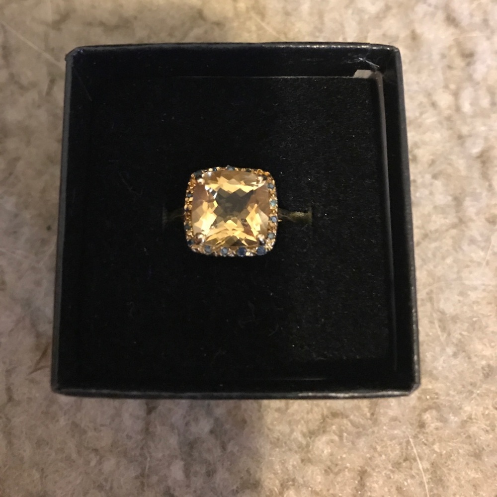 4 Ct citrine & 16 pcs Columbia blue diamond silver