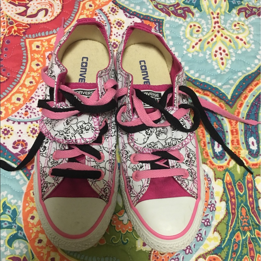 Converse Custom Made Pink&White Skull Shoes.