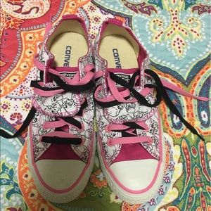 Converse Custom Made Pink&White Skull Shoes.