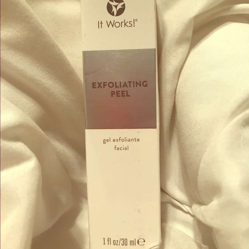 Exfoliating facial peel