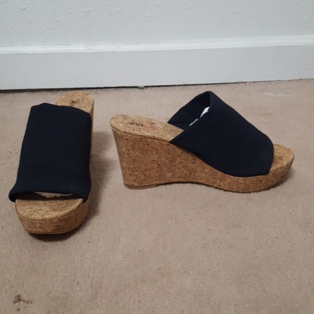 Size 9 Just Fab 4" Wedges