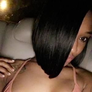 Meet your Posher, Alona