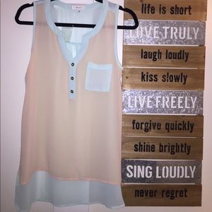 Sleeveless top size small