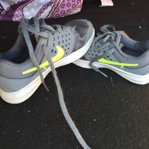 Boys Nike Tennis Shoes