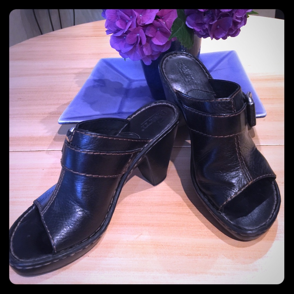 BORN Open toed platform sandal