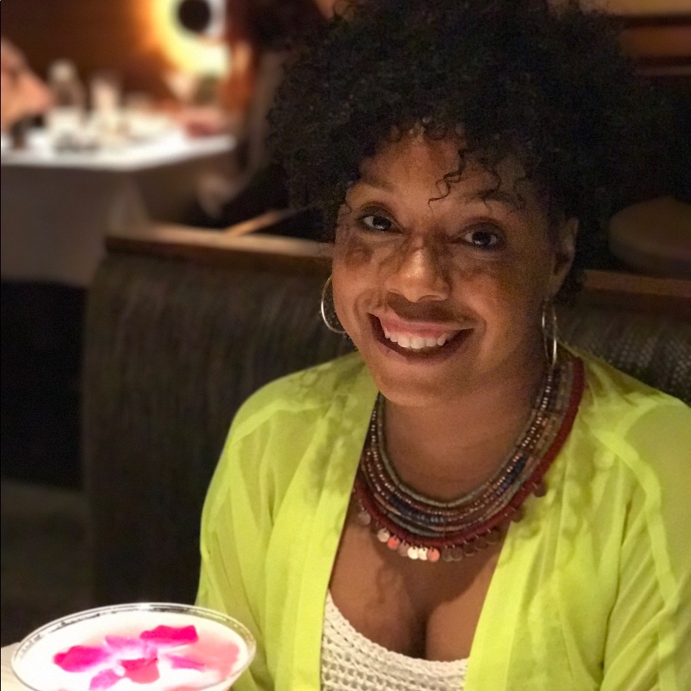 Meet your Posher, Adrienne