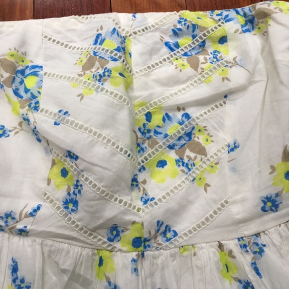 Spring/Summer Floral Strapless Dress! - Picture 3 of 6