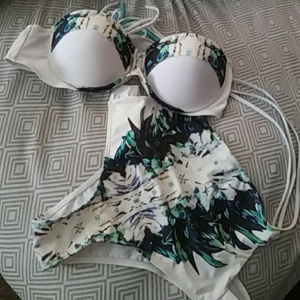 Bathing suit