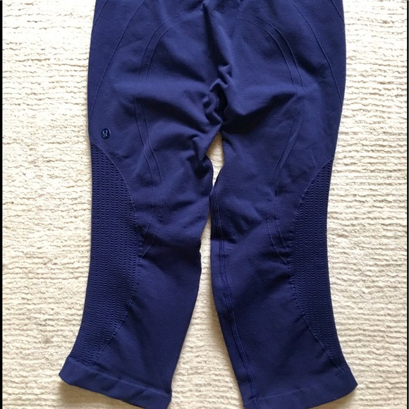 lululemon athletica Pants - Lululemon In The Flow Crop Capris Bottoms Spandex