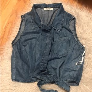 Mebon size L jean crop tie shirt