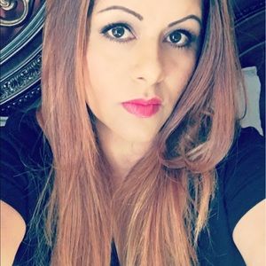 Meet your Posher, Eva