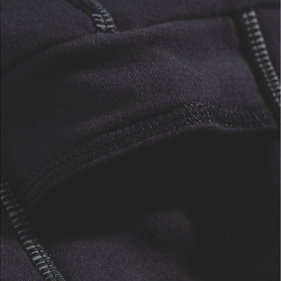 Lululemon Top Knot Toque NWT/BLK - Picture 5 of 5