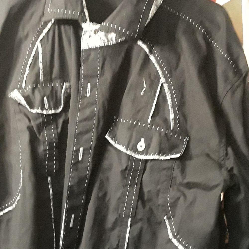 Clothes - Picture 2 of 4