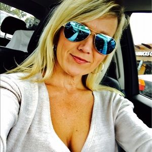 Meet your Posher, Courtney