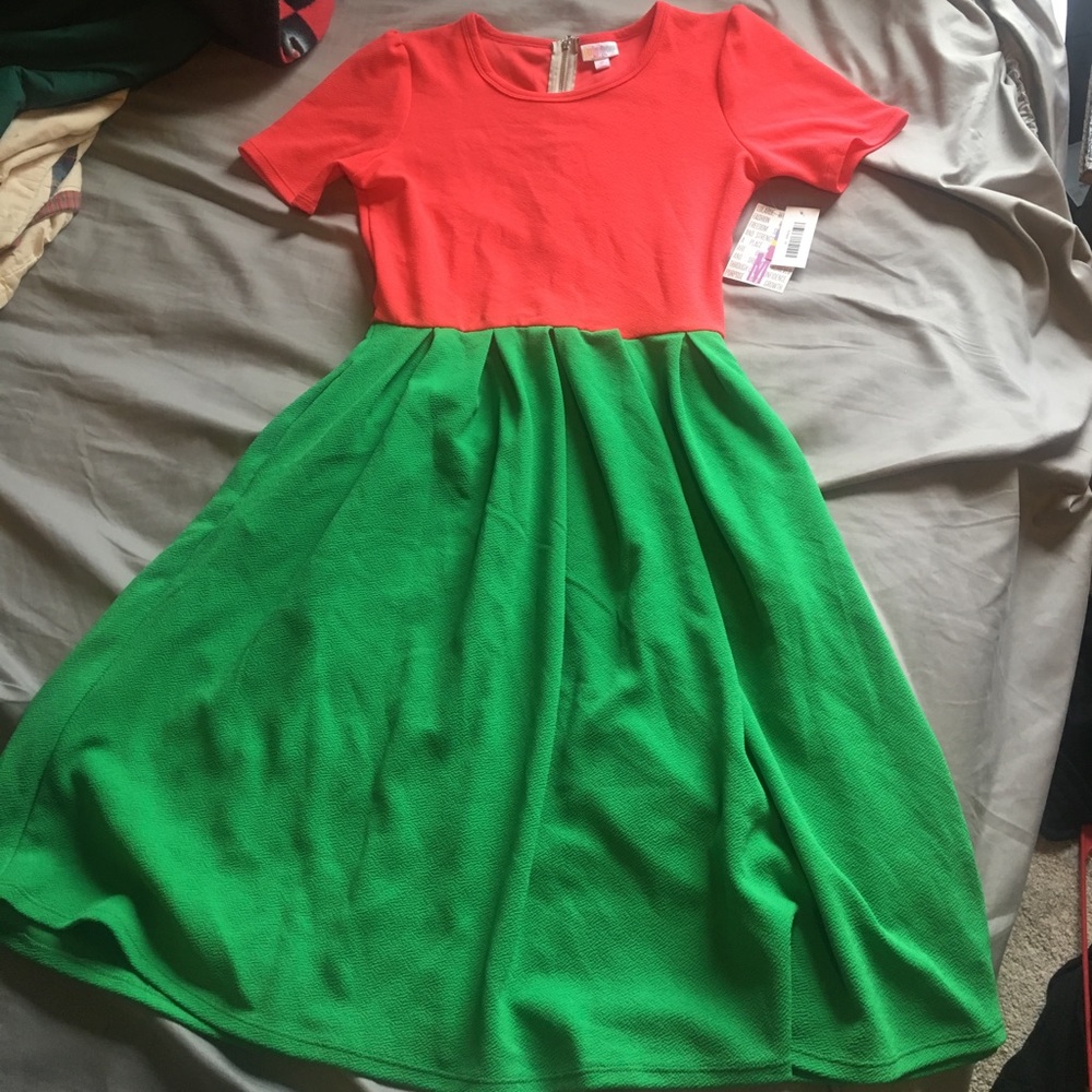 OFFER⭐️Lularoe M Amelia