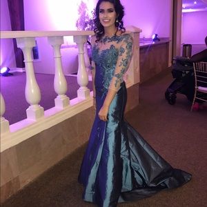 Authentic Mac Duggal Gown