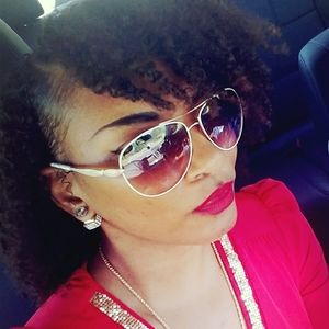 Meet your Posher, Kissy