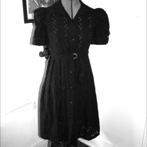 Retro look: Black Eyelet Dress