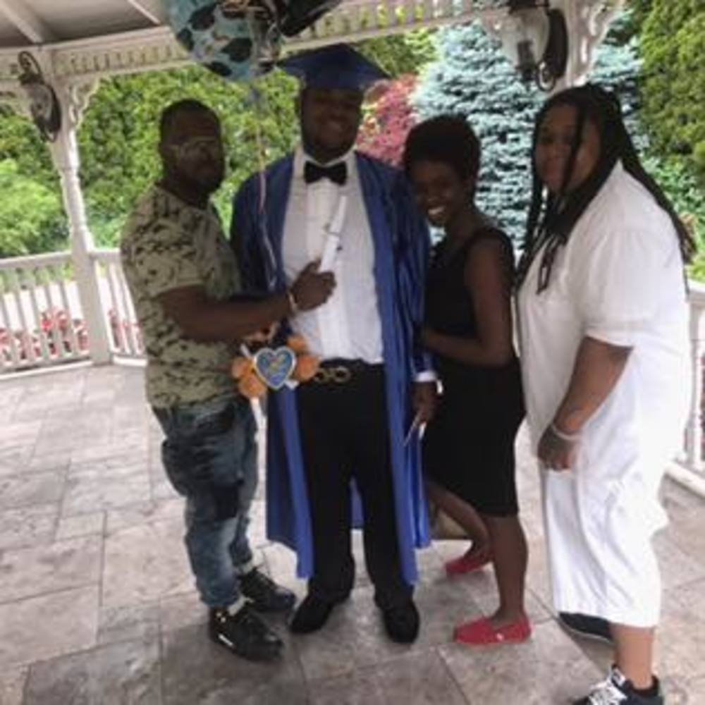 Meet your Posher, Derrick