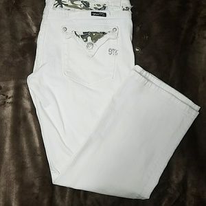 Miss me white capris