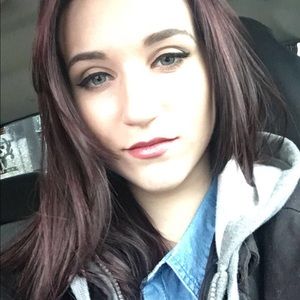 Meet your Posher, Courtney