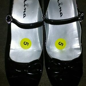 Nina Mary Janes--Size 5