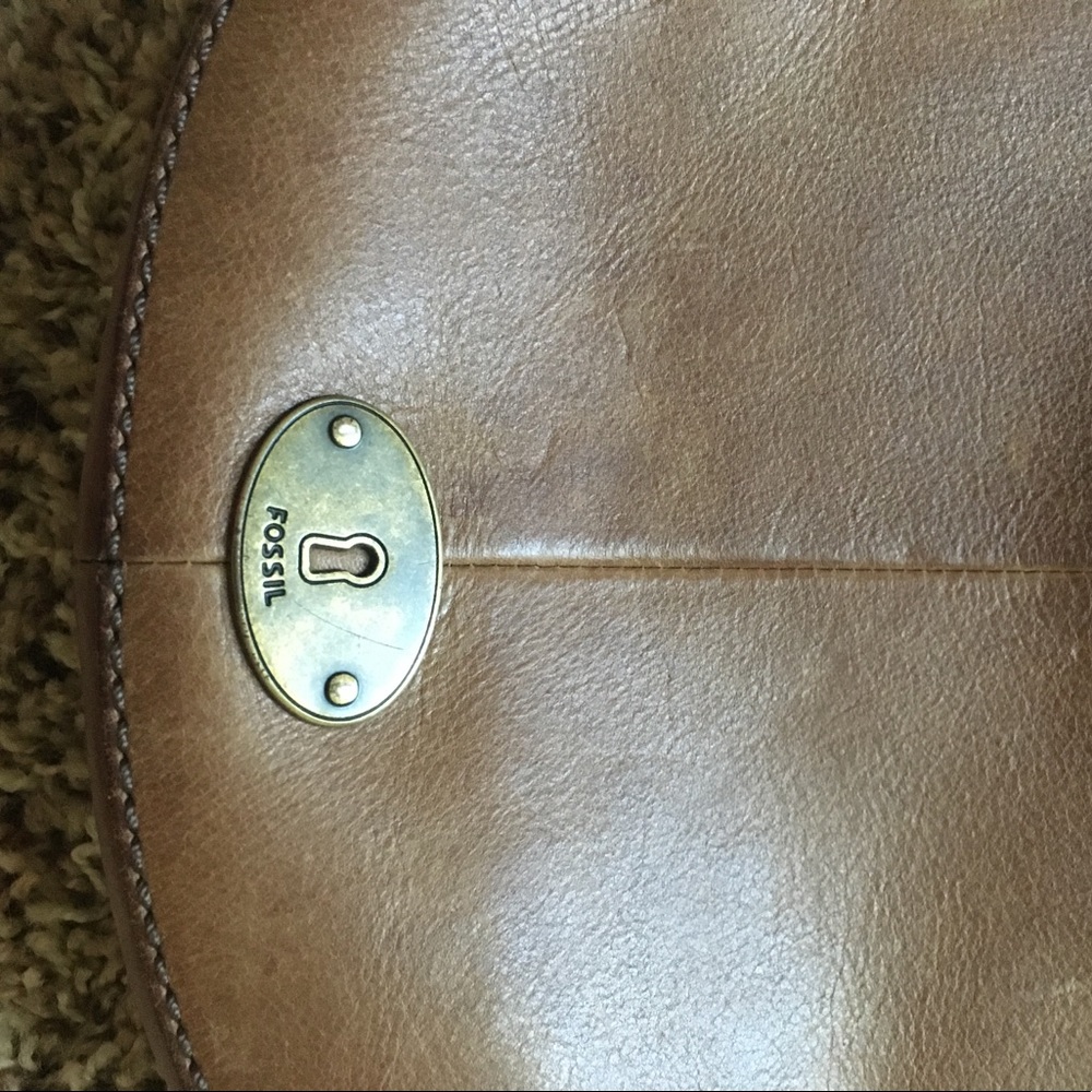 Fossil cross-body