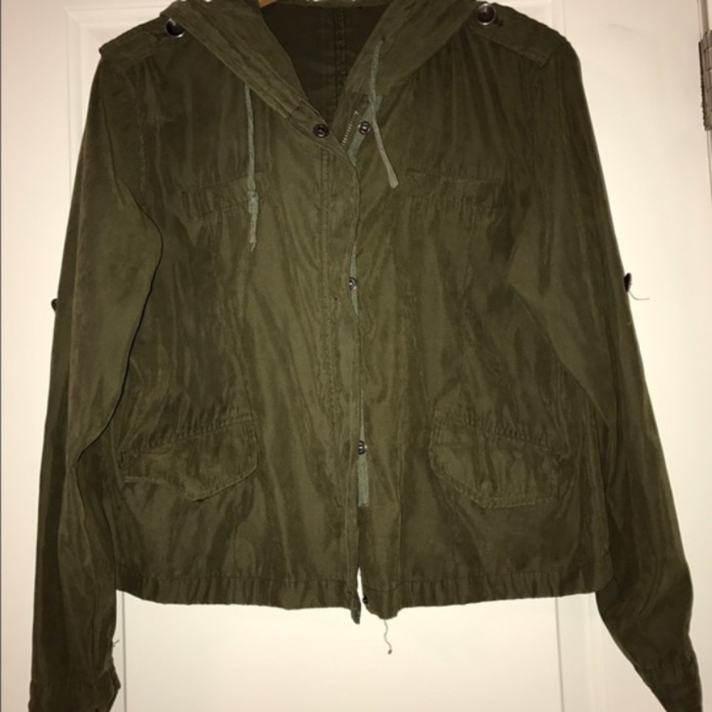 Army green Brandy Melville jacket 😇