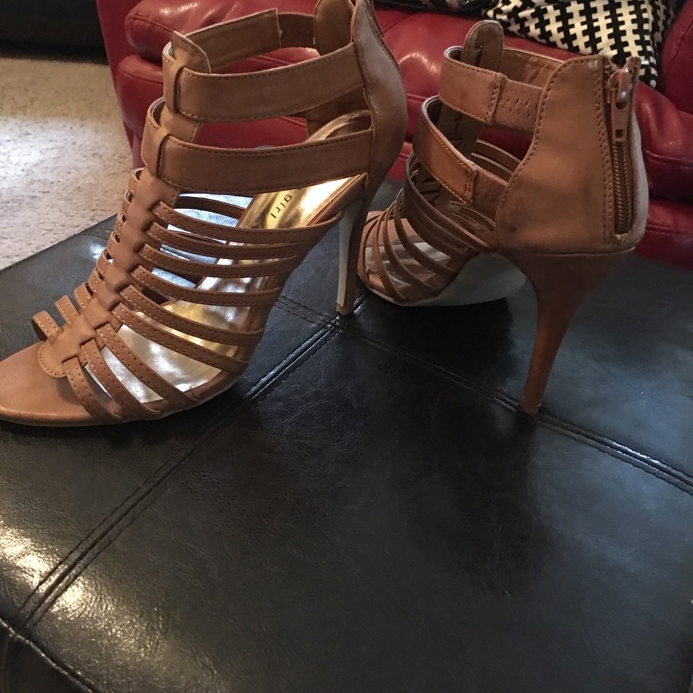 STEVE MADDEN..MADEN GIRL HEELS - Picture 3 of 6