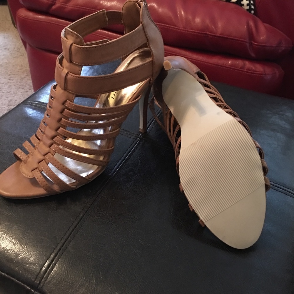 STEVE MADDEN..MADEN GIRL HEELS - Picture 4 of 6