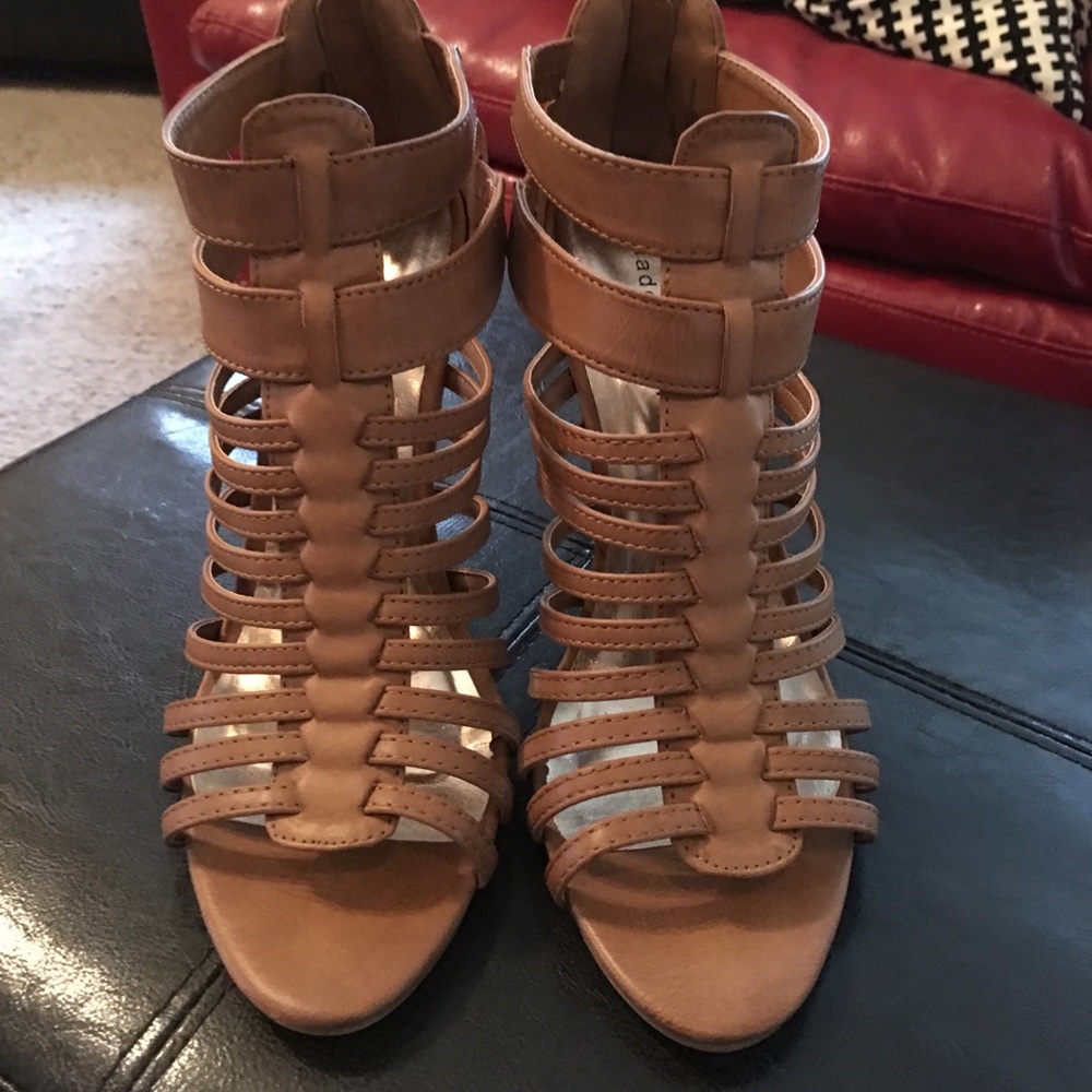 STEVE MADDEN..MADEN GIRL HEELS - Picture 6 of 6