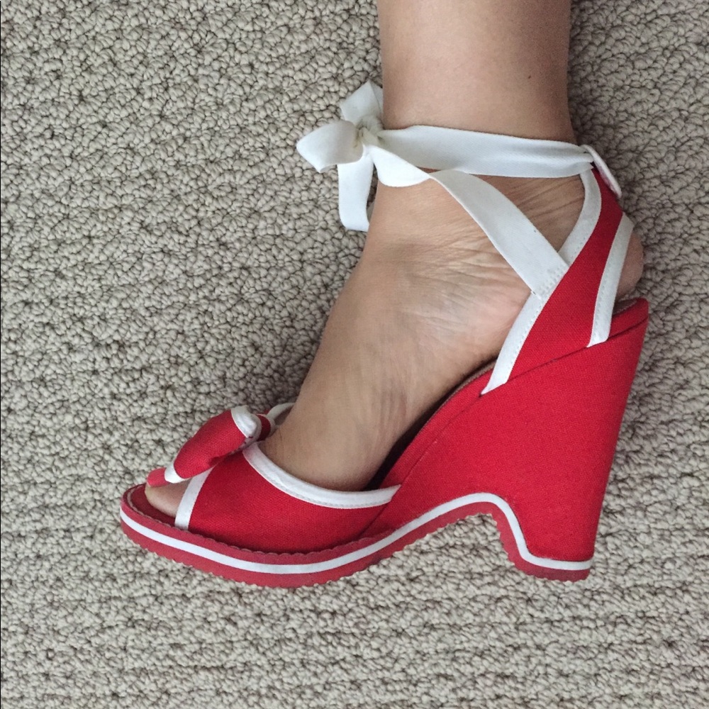 Marc Jacobs Red Wedges