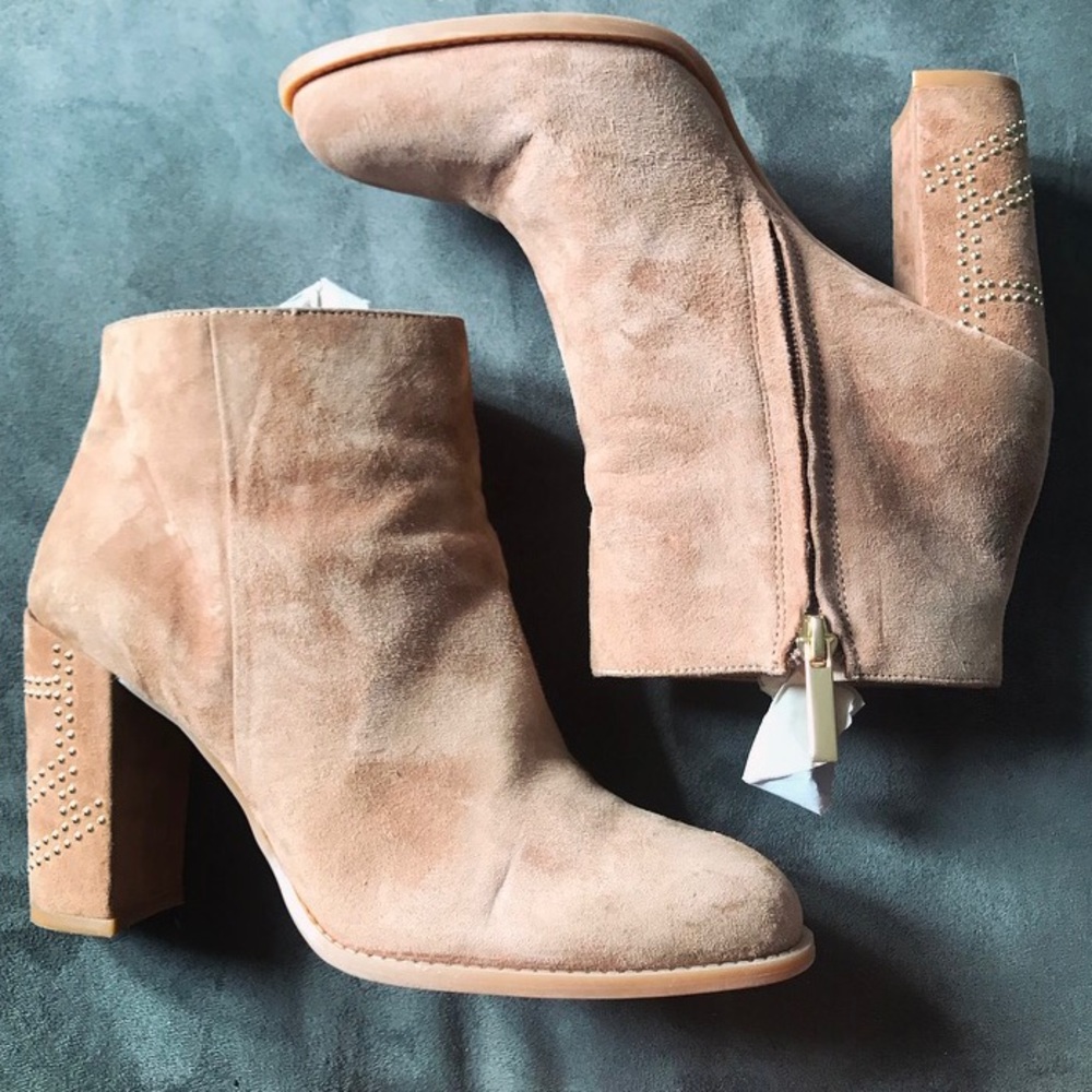 Suede Nine West booties booties