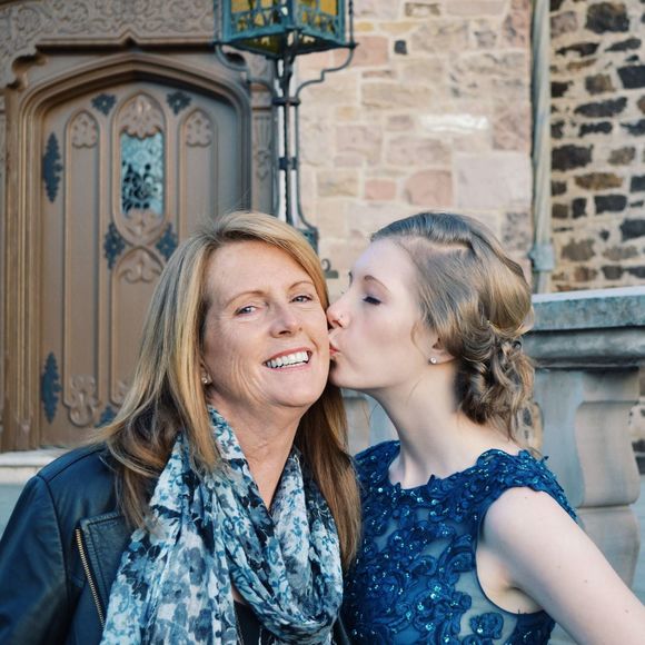 Meet your Posher, Elle - Picture 1 of 1