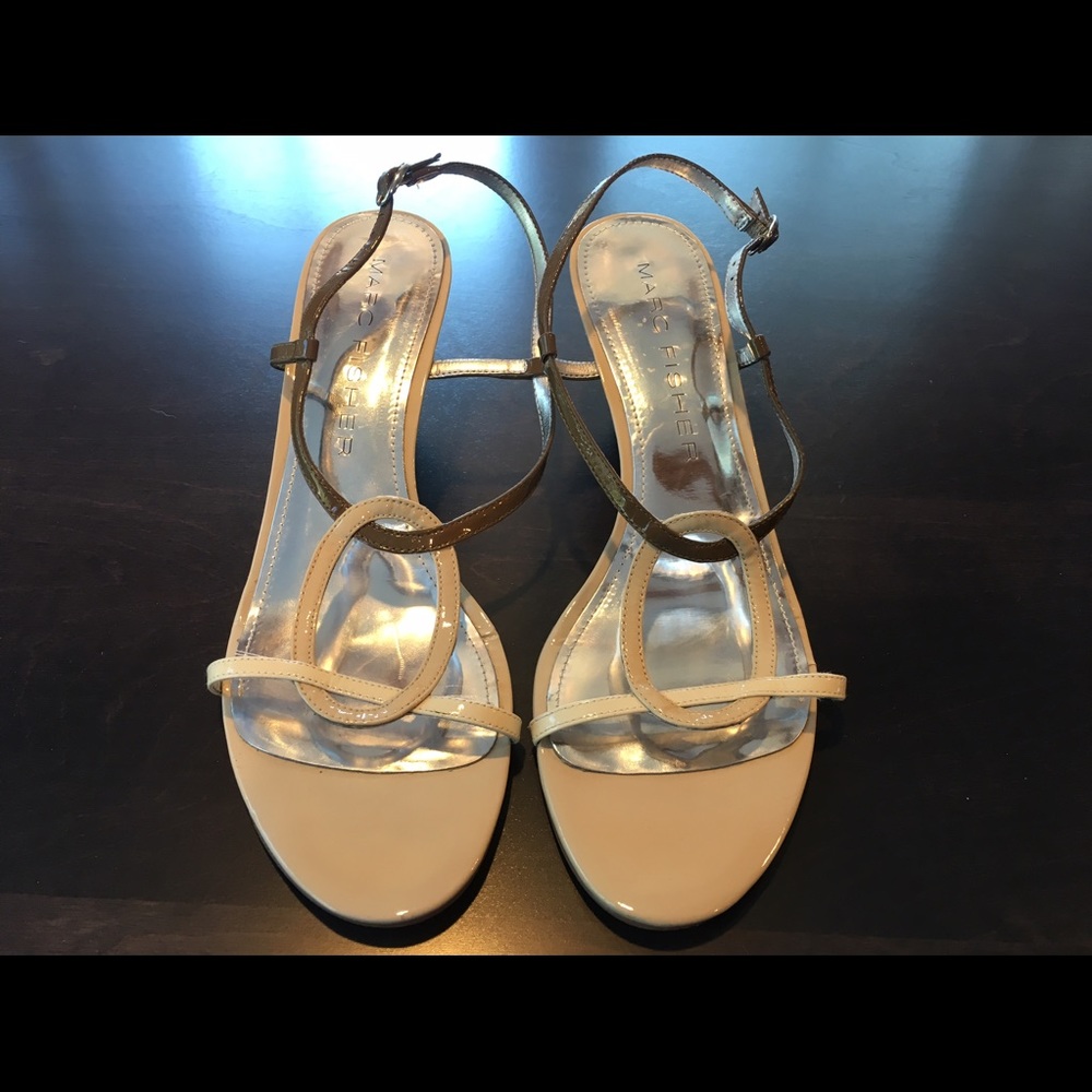 🎾Marc Fisher 3-Tone Wedge Sandals
