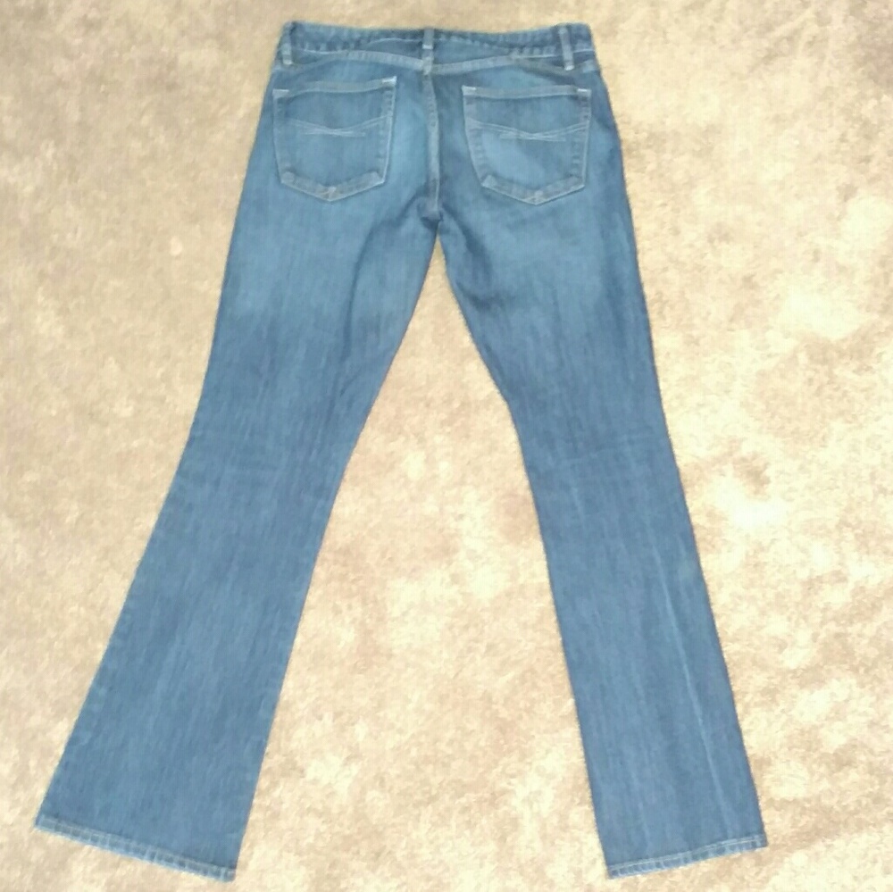 ❌SOLD Gap Sexy Boot jeans in a dark wash - Picture 2 of 8