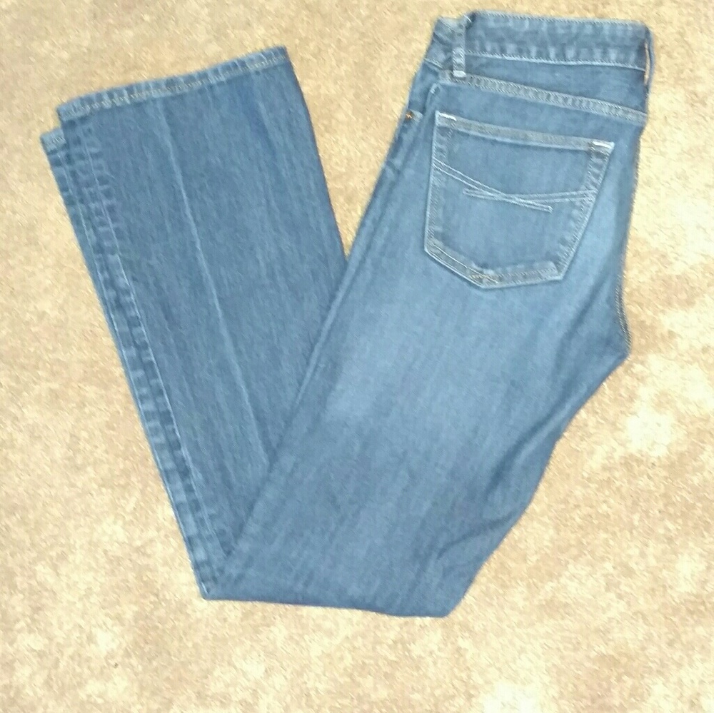 ❌SOLD Gap Sexy Boot jeans in a dark wash - Picture 3 of 8