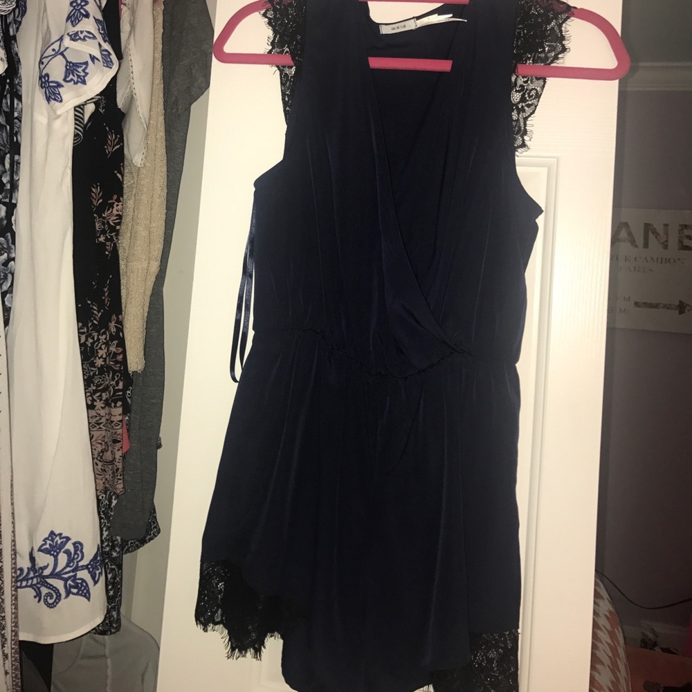 Navy romper black lace trim size small kimchi blue