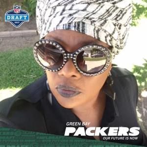 Meet your Posher, Pamela