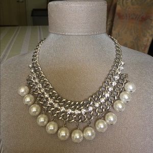 Curtain call necklace