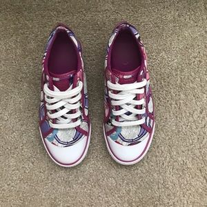 Signature Coach Shoes - Poppy Collection