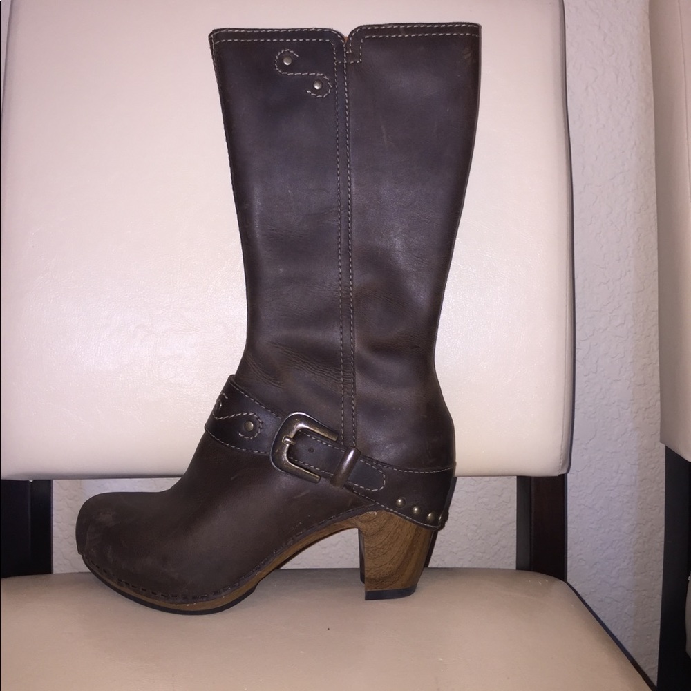 Leather boots