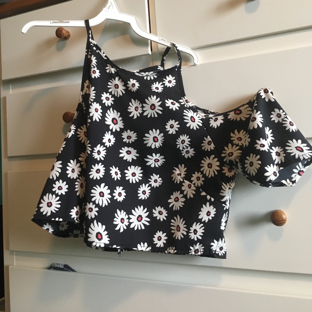 Off the shoulder black print crop top