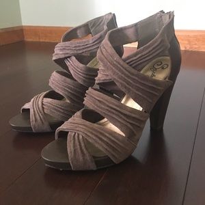 Seychelles 'Vulture' Suede Sandals in Grey