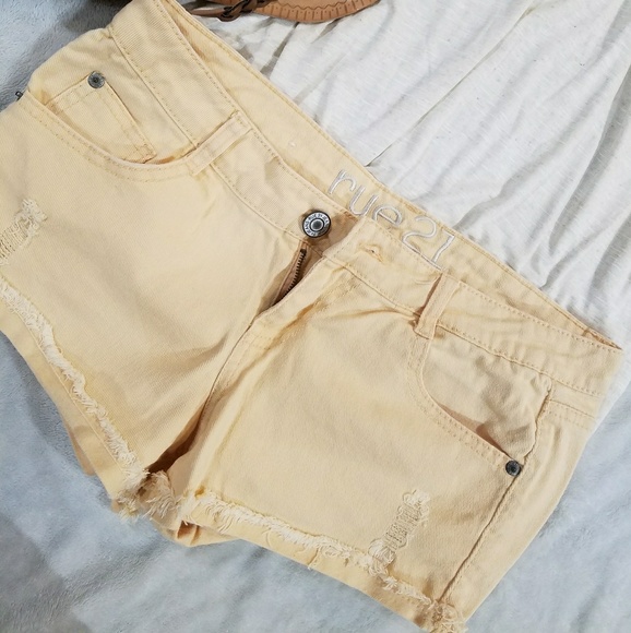 Light orange/peach colored jean shorts - Picture 2 of 5