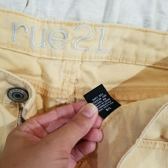 Light orange/peach colored jean shorts - Picture 3 of 5