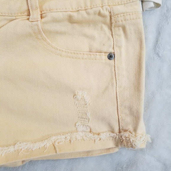 Light orange/peach colored jean shorts - Picture 5 of 5