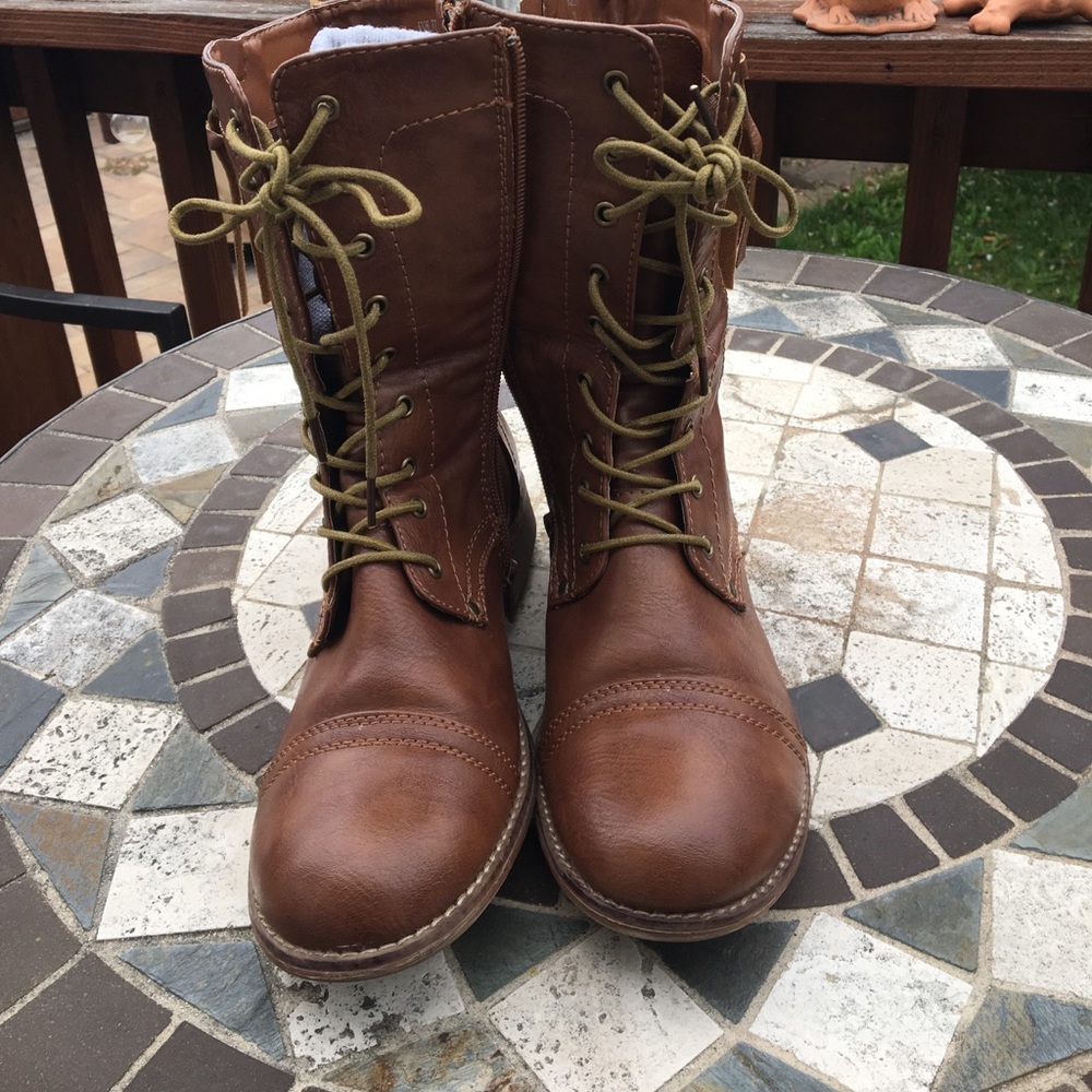 Combat boots worn a handful of times