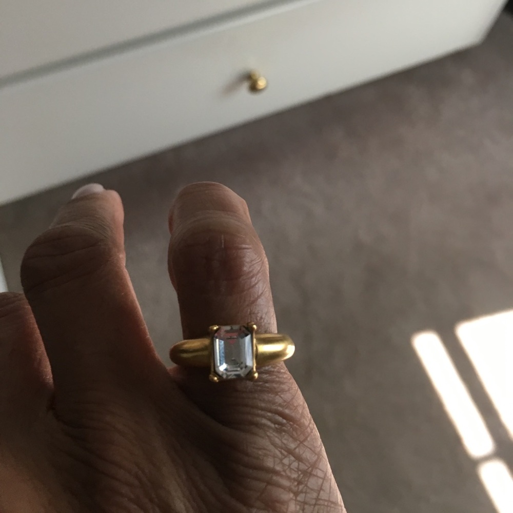 Ladies ring